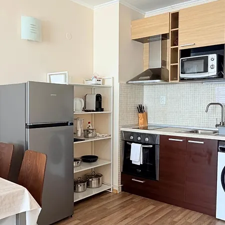 Beachfront - Sea & Pool Views - C205 Apartament *