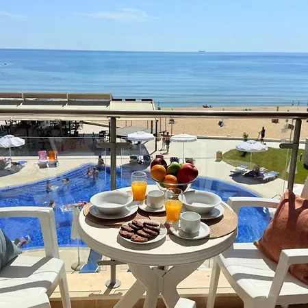 Beachfront - Sea & Pool Views - C205 Apartament