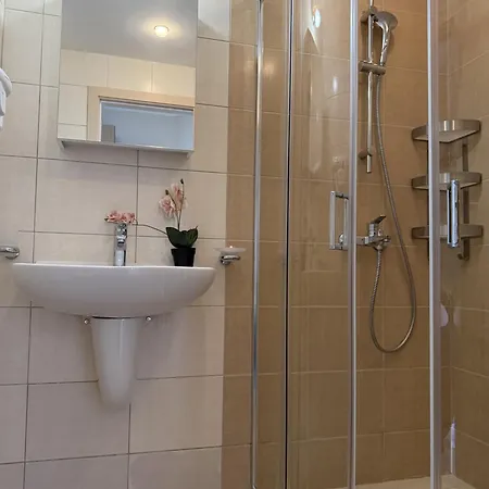 Apartament Beachfront - Sea & Pool Views - C205 *