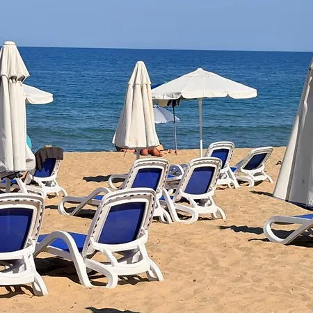 Beachfront - Sea & Pool Views - C205 Apartament