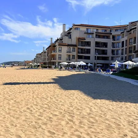 Apartament Beachfront - Sea & Pool Views - C205 *