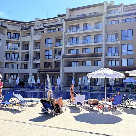 Apartament Beachfront - Sea & Pool Views - C205 *