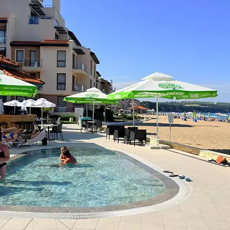 Beachfront - Sea & Pool Views - C205 Apartament