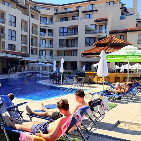Beachfront - Sea & Pool Views - C205 Apartament *